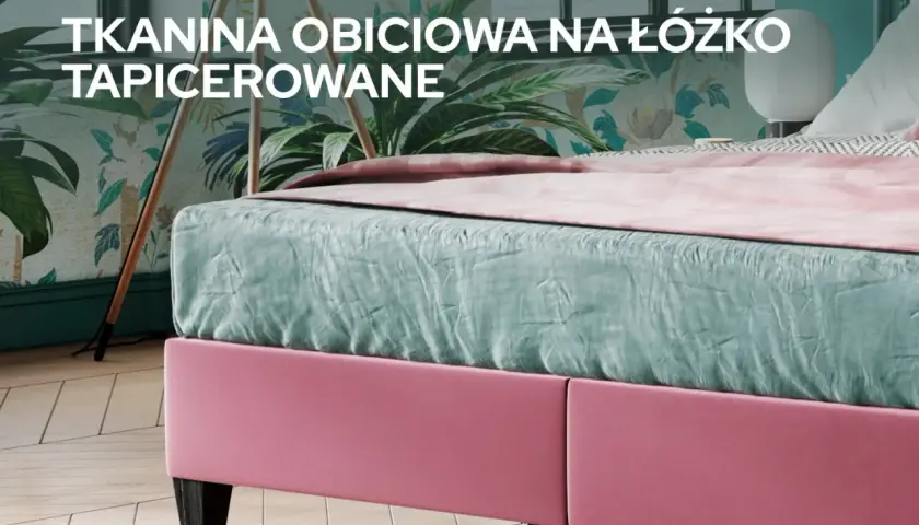 Miętowa tkanina obiciowa na łóżko tapicerowane, z różową ramą i różową narzutą.