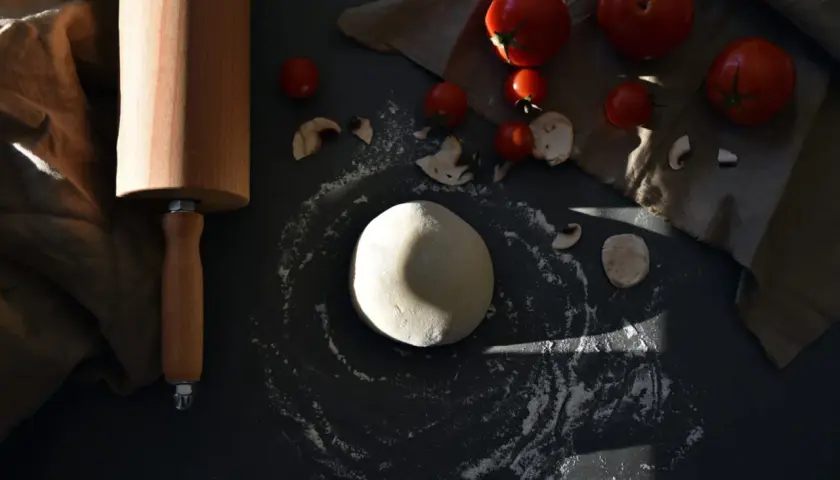 Ile drożdży do pizzy, aby uzyskać idealne ciasto i smak?