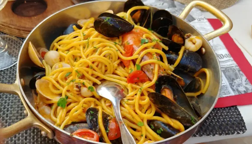 Gdzie zjeść w Riva del Garda? Odkryj najlepsze restauracje i smaki