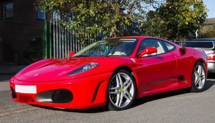 Ferrari w Polsce: Ile naprawdę kosztuje najtańszy model?