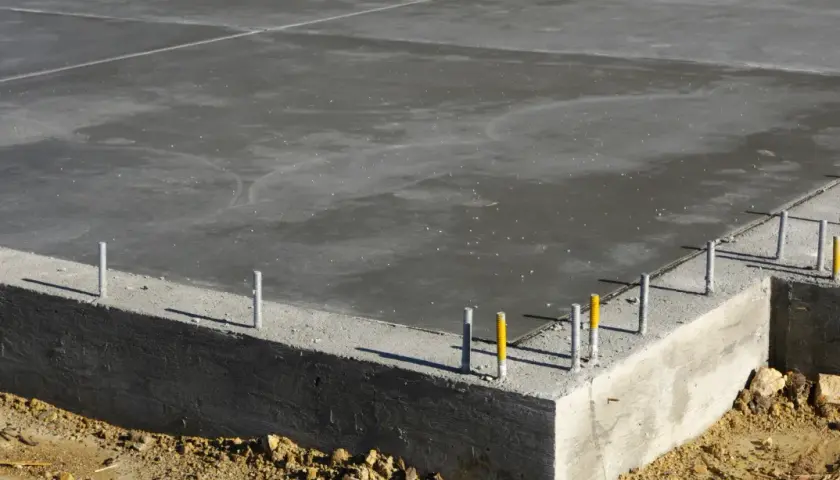 Jaki fundament pod dom szkieletowy? Wybierz mądrze, uniknij kosztów