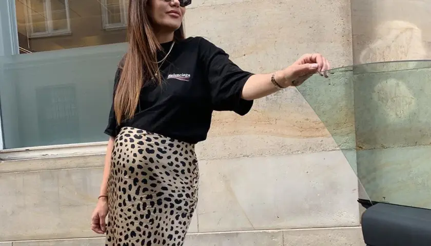 Falda leopardo Pull & Bear: Versatilidad y looks que te enamoran