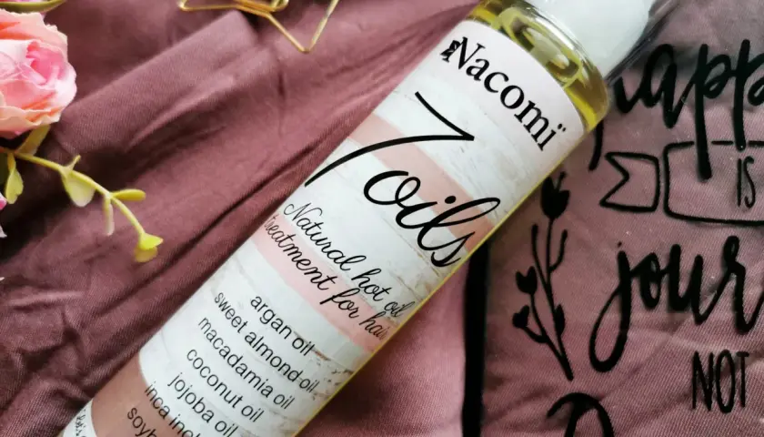 Nacomi 7 oils jak stosować? Naturalny olejek do włosów z siedmioma olejami: arganowym, migdałowym, makadamia, kokosowym, inchi, sojowym.