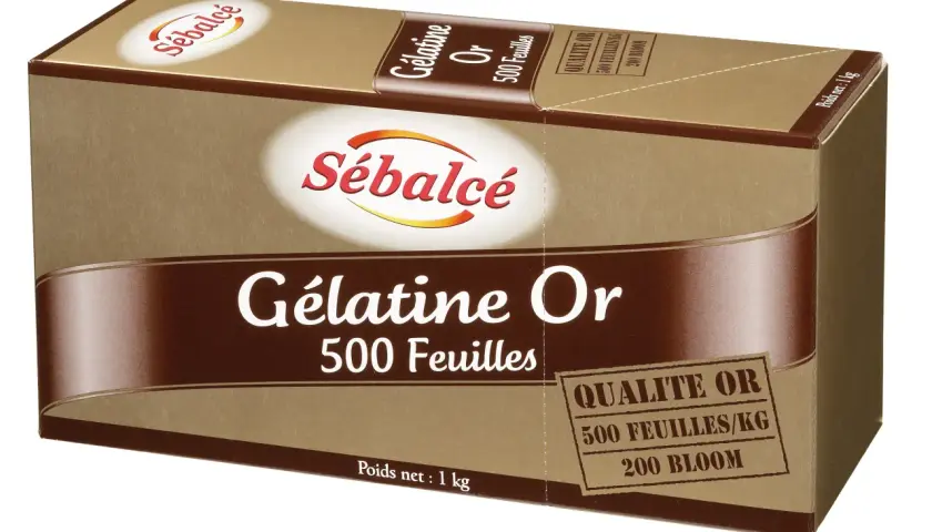 Boîte de gélatine Or SÉBALCÉ, 500 feuilles. Pour 500ml, la quantité de feuille de gélatine dépend de la recette. Poids net 1kg.