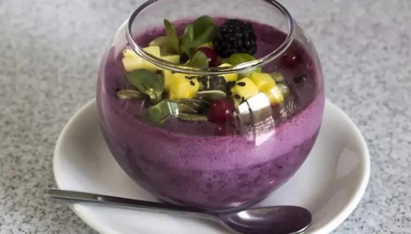 Co to jest smoothie owocowe i dlaczego warto je pić każdego dnia