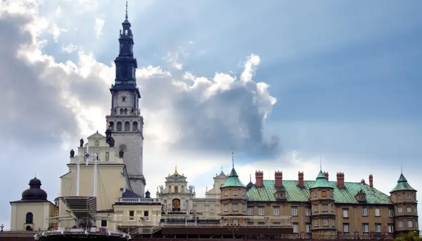 Gdzie jest jasna góra? Odkryj jej lokalizację i historię w Częstochowie