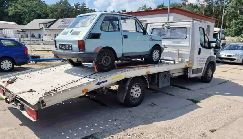 Czy można holować auto bez przeglądu? Sprawdź ważne zasady i wyjątki