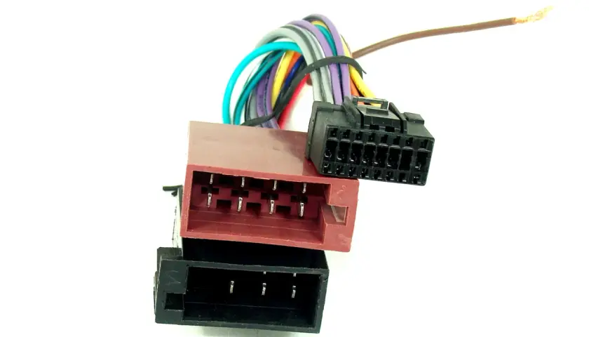 Kostka ISO schemat podłączenia radia samochodowego Pioneer. Zestaw przewodów do instalacji audio.