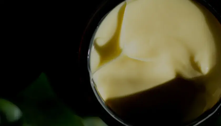 Balsam brązujący: Jak stosować? Naturalna opalenizna bez smug i plam