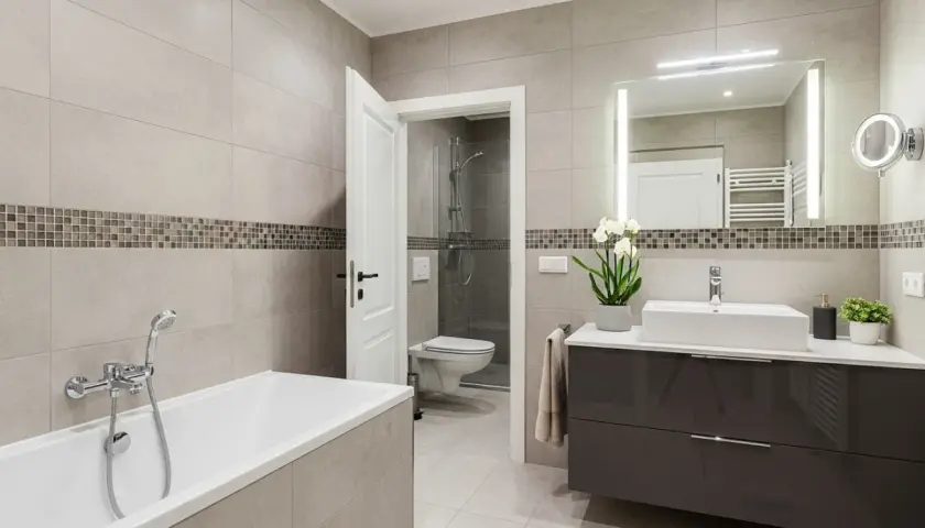 Kreatywne pomysły czym ozdobić łazienkę: 8 sprawdzonych inspiracji