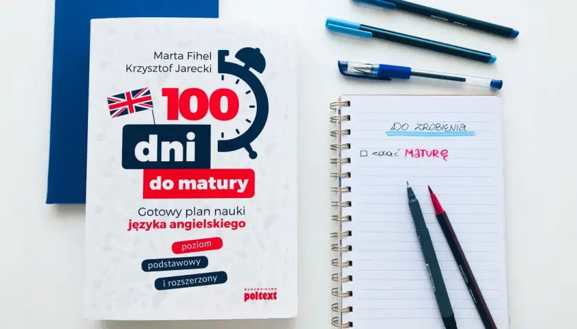 Książka "100 dni do matury" z języka angielskiego, notatnik z listą zadań i długopisy. Idealny zestaw do nauki angielskiego w miesiąc.
