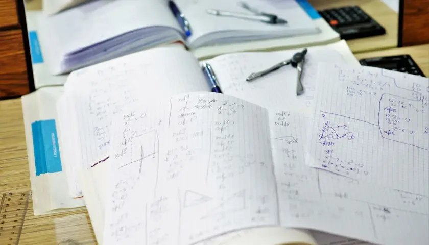 Co można wziąć na maturę z matematyki? Sprawdź niezbędne przybory