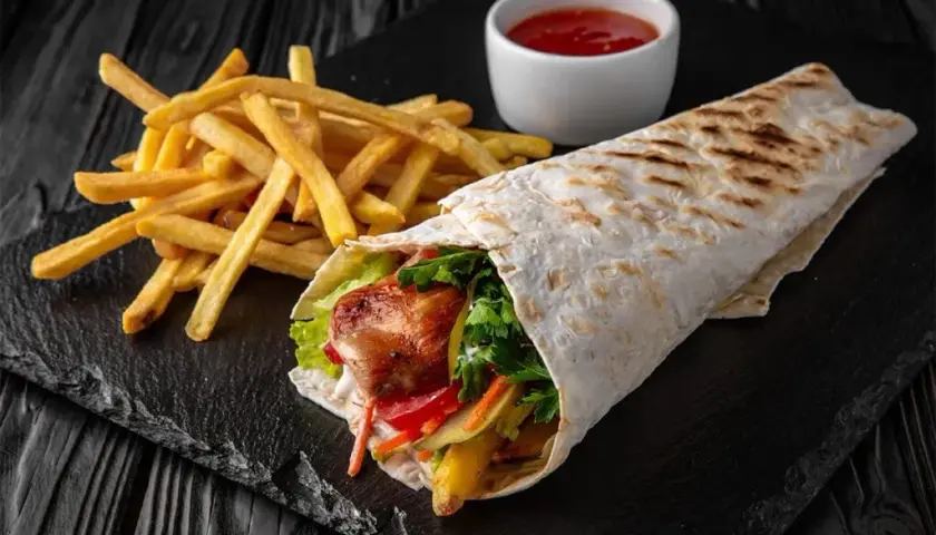 Kebab z kurczakiem: Ile kalorii? Sprawdź fakty i zdrowe triki