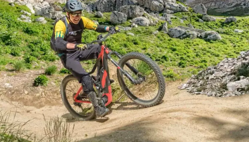 Oblicz spalanie kalorii przy 30 km na rowerze - kalkulator online