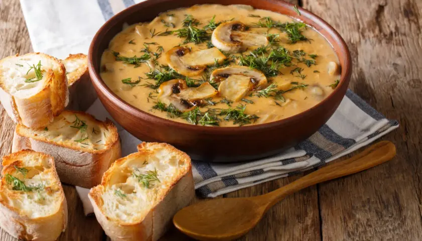 Zupa pieczarkowa: prosty przepis na idealny smak. Sekrety i triki!
