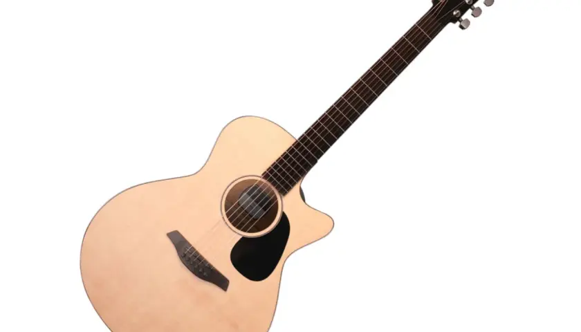 Jasna gitara akustyczna elektryczna z czarnym pickguardem i ciemną główką.