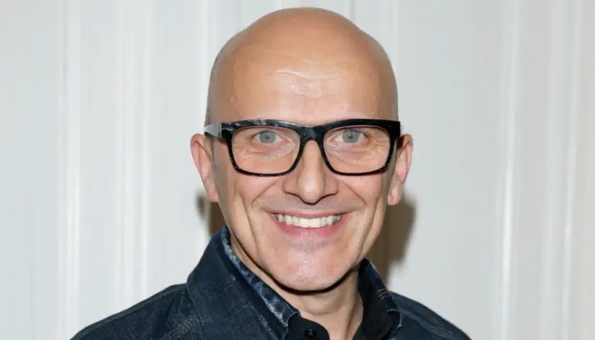 Robert Rozmus wiek - ile naprawdę lat ma znany aktor i piosenkarz?