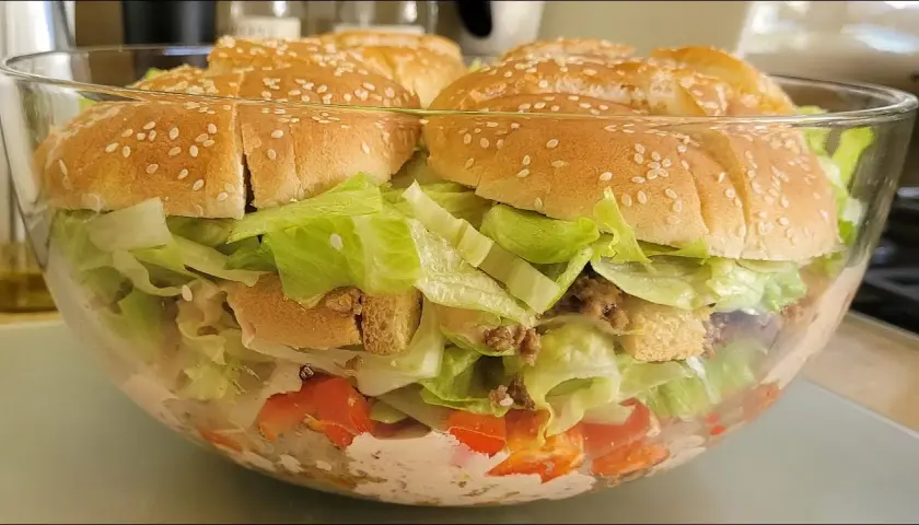 Jaka sałata do burgera? Wybierz idealną dla smaku i chrupkości