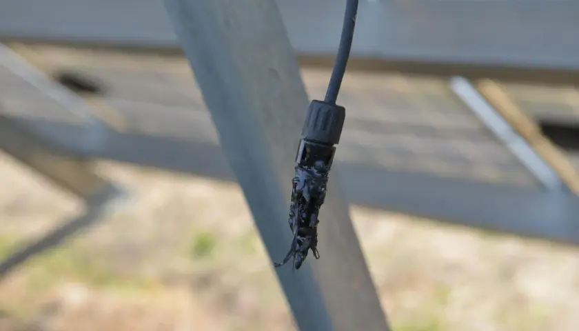 Co to są stringi fotowoltaika i jak wpływają na wydajność paneli?