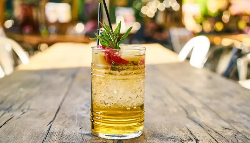 Najlepsze drinki na panieński, które oczarują Twoje przyjaciółki