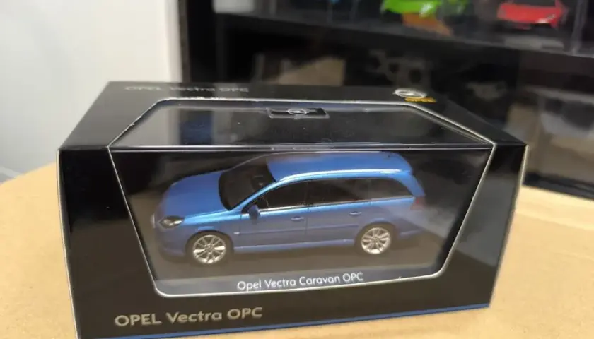 Zabawki Opel Vectra C - idealne modele dla kolekcjonerów i fanów
