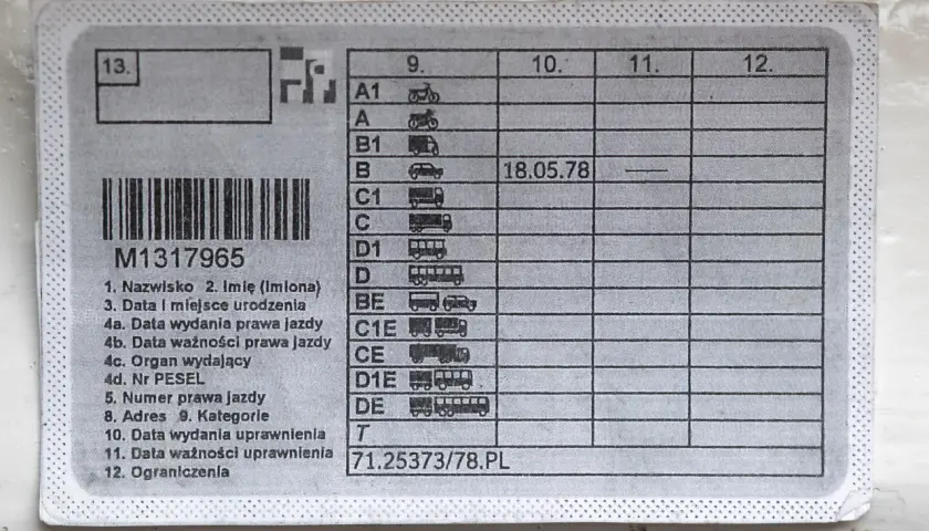 Prawo jazdy kat B wydane 18.05.78. Ważność uprawnień do kategorii B jest bezterminowa.