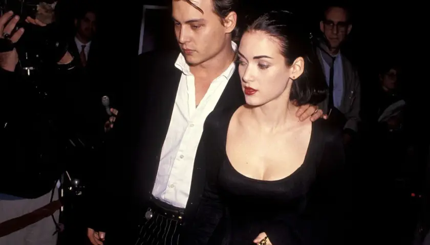 Winona Ryder i Johnny Depp, para z lat 90., na czerwonym dywanie.
