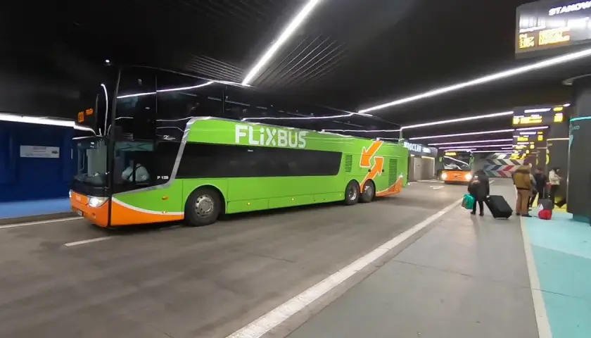 Polski Bus Praga: Gdzie wysiądziesz? Flixbus Florenc i wskazówki!