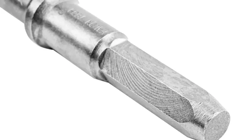 Metalowy uchwyt wiertarski hex z widocznym logo producenta.