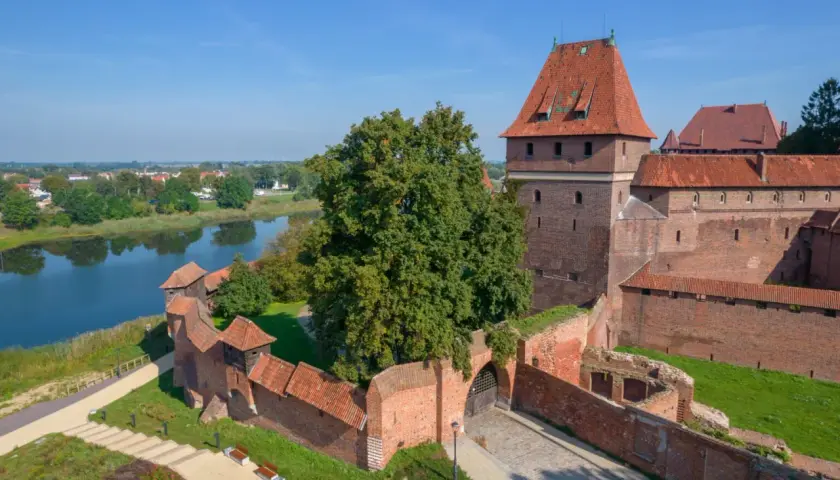 Malbork: Gdzie zjeść? Widoki, smaki regionu i opcje na każdą kieszeń