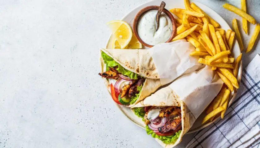 Gdzie zjeść najlepszą zapiekankę w Stalowej Woli? Sprawdź menu i ceny
