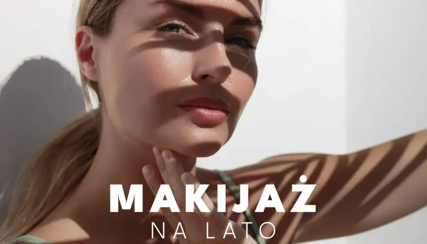 Kobieta o urodzie typu lato w letnim makijażu, z cieniami liści na twarzy.
