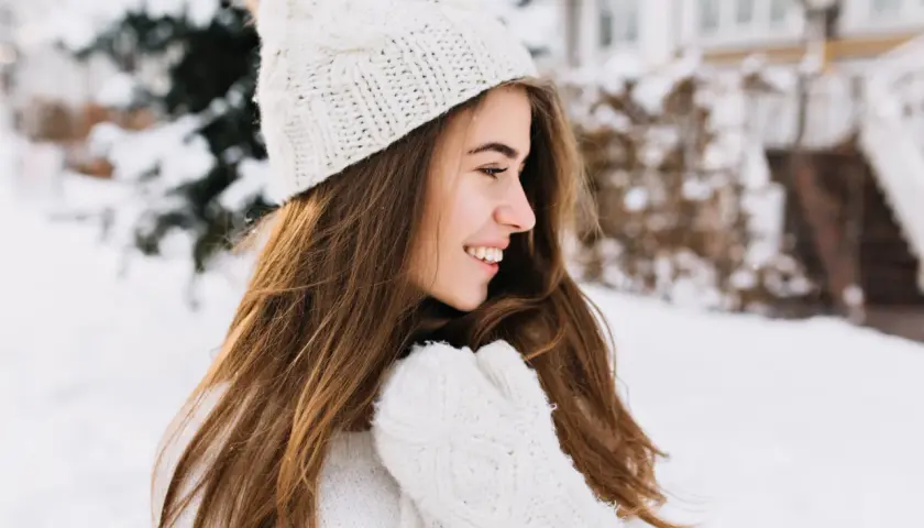 Jak się nazywają modne czapki? Poznaj najpopularniejsze style i trendy