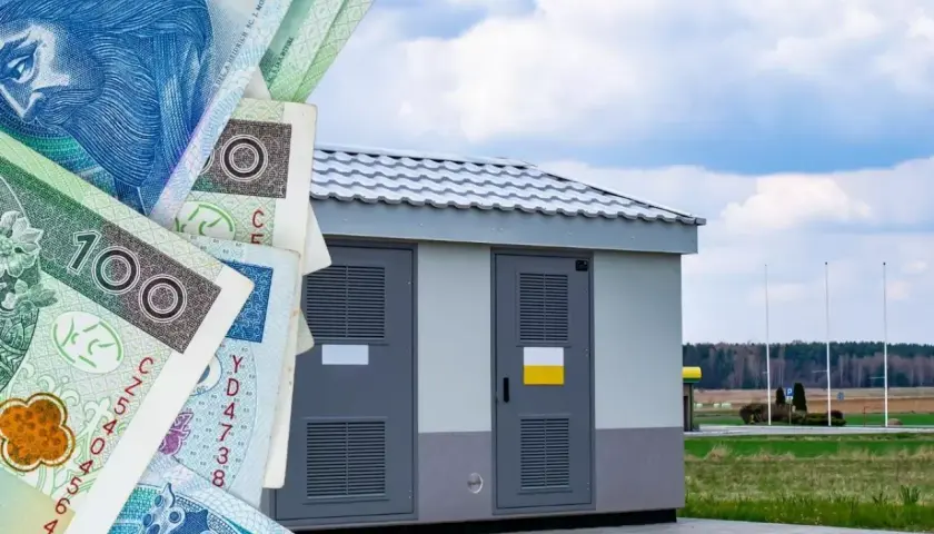 Polskie banknoty symbolizują wywłaszczenie, gdy mała budowla staje na drodze inwestycji.