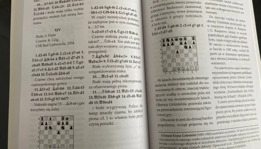Szachownica z figurami, tekst o przyczynach wycofywania się wydawców z publikacji niszowych debiutów.