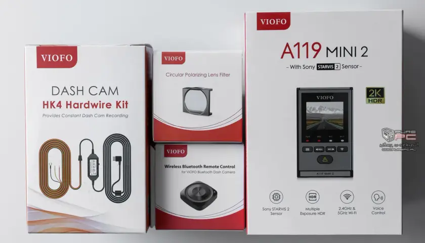 Zestaw VIOFO A119 MINI 2 z akcesoriami: hardwire kit, filtr polaryzacyjny i pilot. Instrukcja obsługi w zestawie.