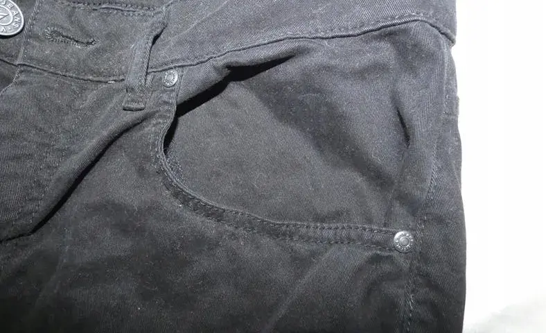 Co warto wiedzieć o jeansach marki Vistula? Oceniamy jakość i styl