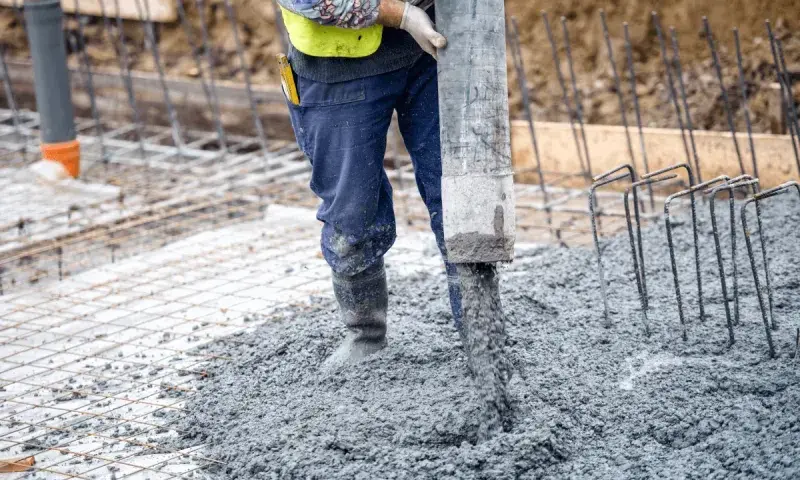 Beton Ełk vs Suwałki: gdzie zamówić najlepszy beton na budowę?