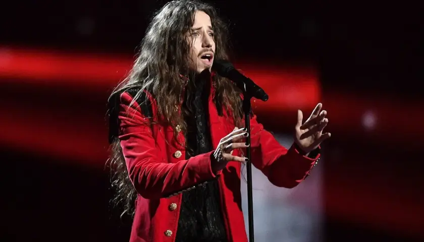 Michał Szpak na Eurowizji, w czerwonej marynarce, śpiewa z pasją. Które miejsce zajął?