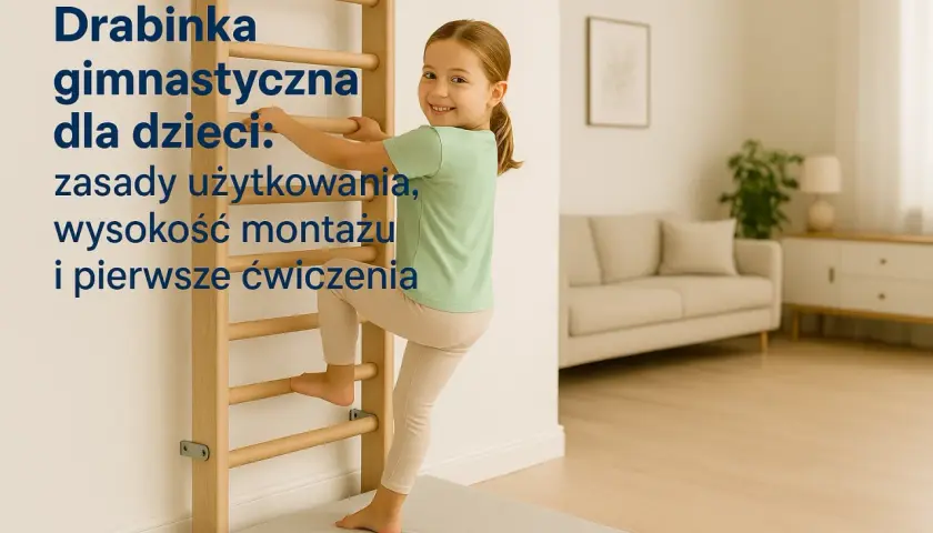 Uśmiechnięta dziewczynka wspina się po drabince gimnastycznej, wykonując pierwsze ćwiczenia.