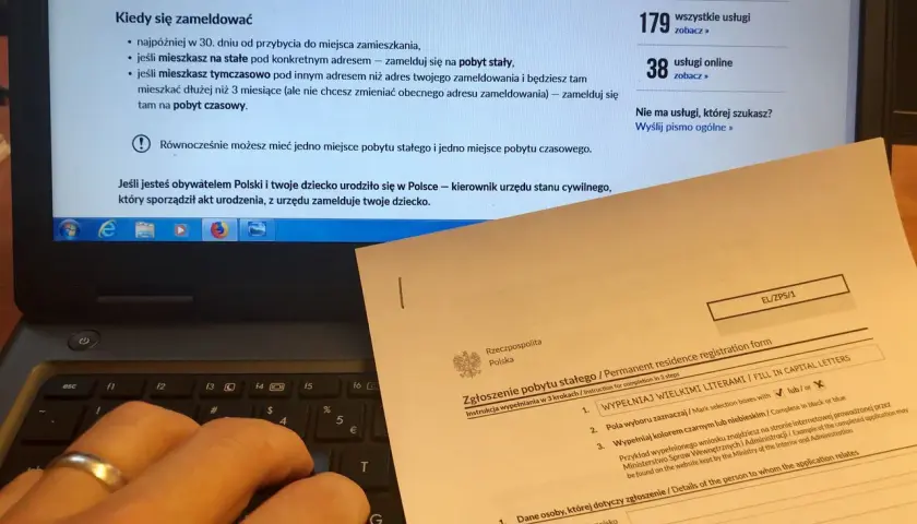 Formularz zgłoszenia meldunkowego w wynajmowanym mieszkaniu. Druk "Zgłoszenie pobytu stałego / Permanent residence registration form".