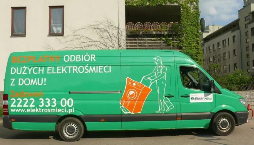 Samochód który zbiera elektrośmieci z osiedla – bezpieczne rozwiązanie dla mieszkańców