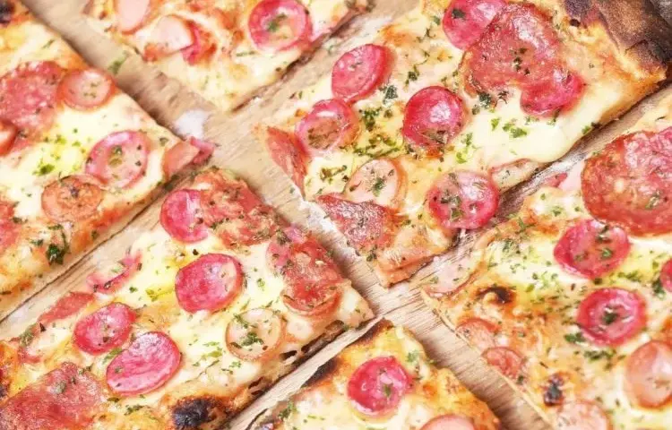 Idealne ciasto na pizzę: Prosty przepis i sekrety mistrzów