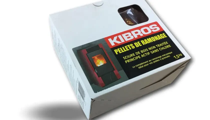 Boîte de pellets de ramonage KIBROS pour poêle à granulés.