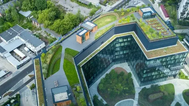 Warszawa: Odkryj niszowe atrakcje i sekrety miasta jak miejscowy!