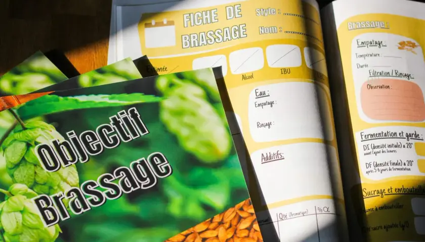 Fiches de brassage et objectifs pour le brassage agroalimentaire, avec des images de houblon et de malt.