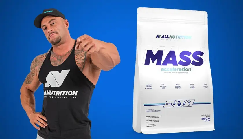 Mięśniak w koszulce ALLNUTRITION wskazuje na opakowanie gainera MASS ACCELERATION. To odpowiedź na pytanie: co to gainer?