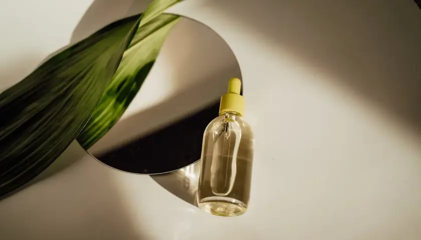 Maksymalna skuteczność serum na twarz? Odkryj sekrety aplikacji!