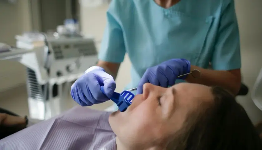 Bezbolesne leczenie zębów: Czy strach przed dentystą to przeszłość?