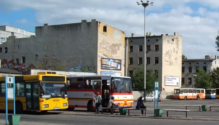 Autobus Łódź-Kielce 4:30: Dworzec Fabryczna jak nie przegapić?